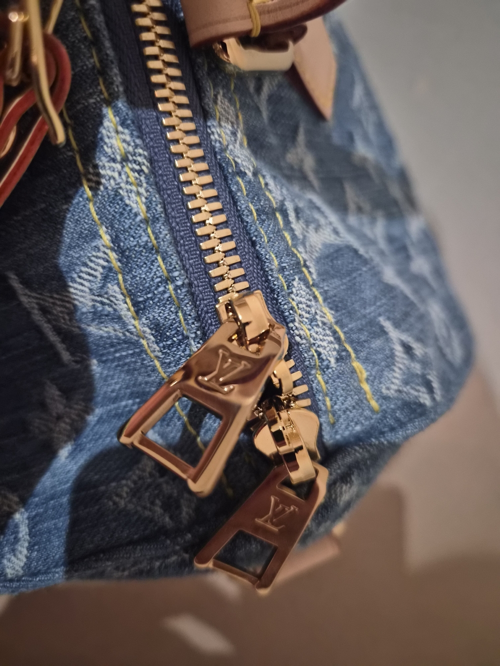 Louis Vuitton Blue Denim Monogram Speedy Bandoulière - Picture 4 of 10